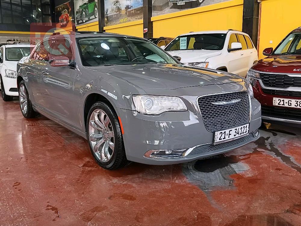 کرایسلەر 300